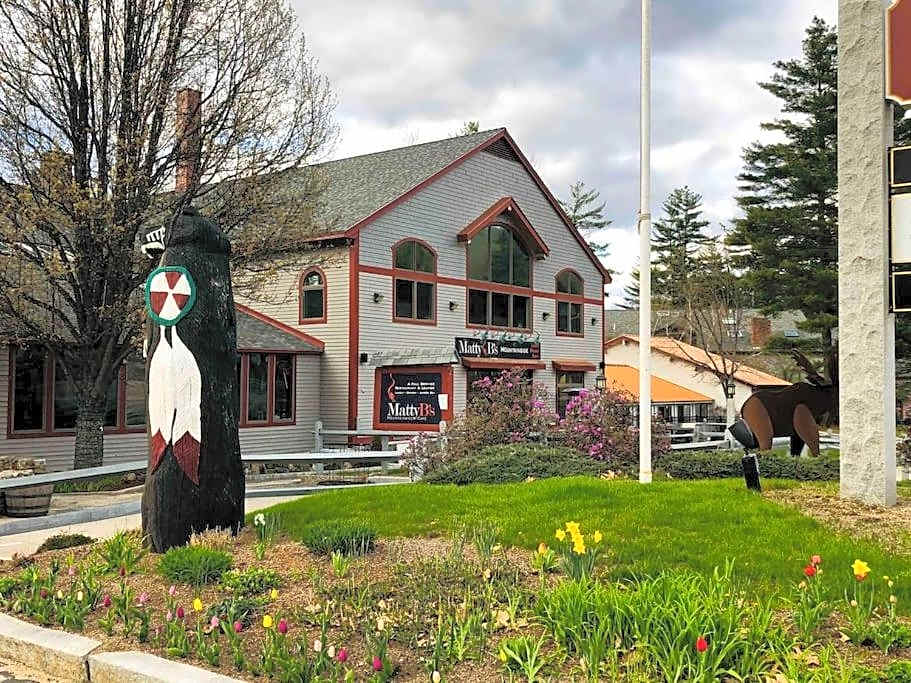 Attitash Mountain Village Studio - Slope View - Ski - Storyland