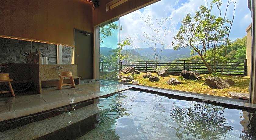 Yugawara Onsen Ashikari Ryokan