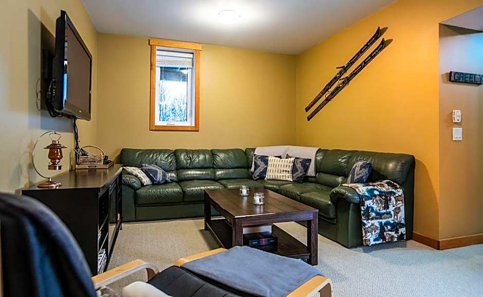 Stoke Cabin by Revelstoke Vacations