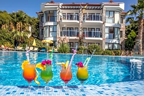 Golden Life Heights Deluxe Suite Hotel - Adult Only