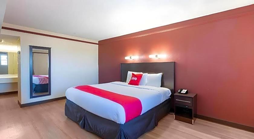 OYO Hotel Tulsa N Sheridan Rd & Airport