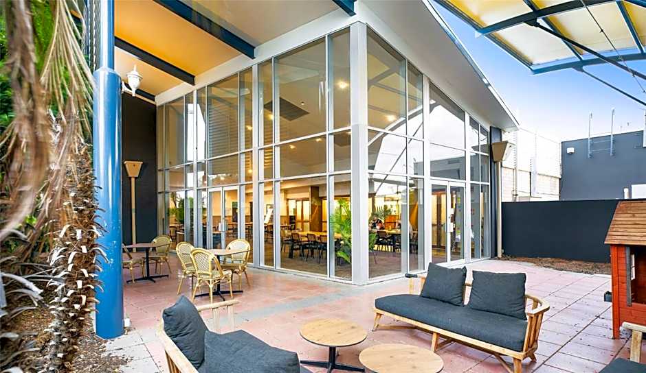 Nightcap at Roxby Downs