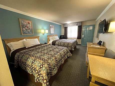 Standard Queen Room with Two Queen Beds