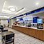 Holiday Inn Express & Suites Fairmont By IHG