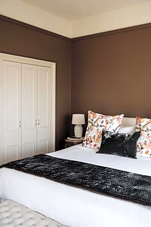 King Waterview – The Charles Fox