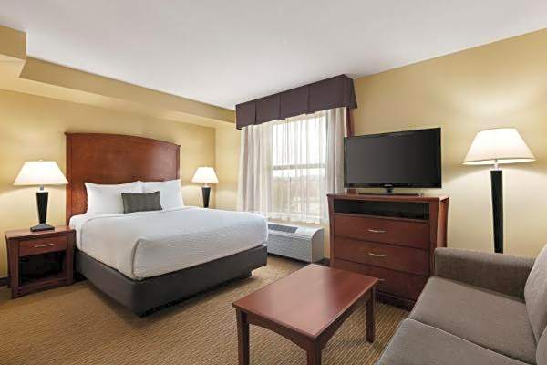 Days Inn & Suites by Wyndham Sherwood Park Edmonton