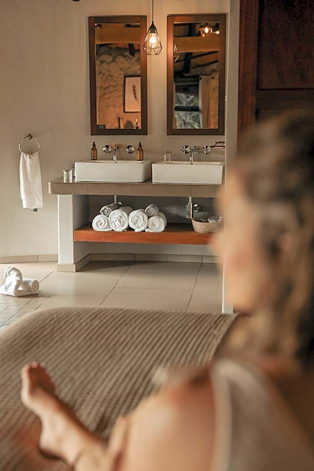 Leopard Mountain Safari Lodge