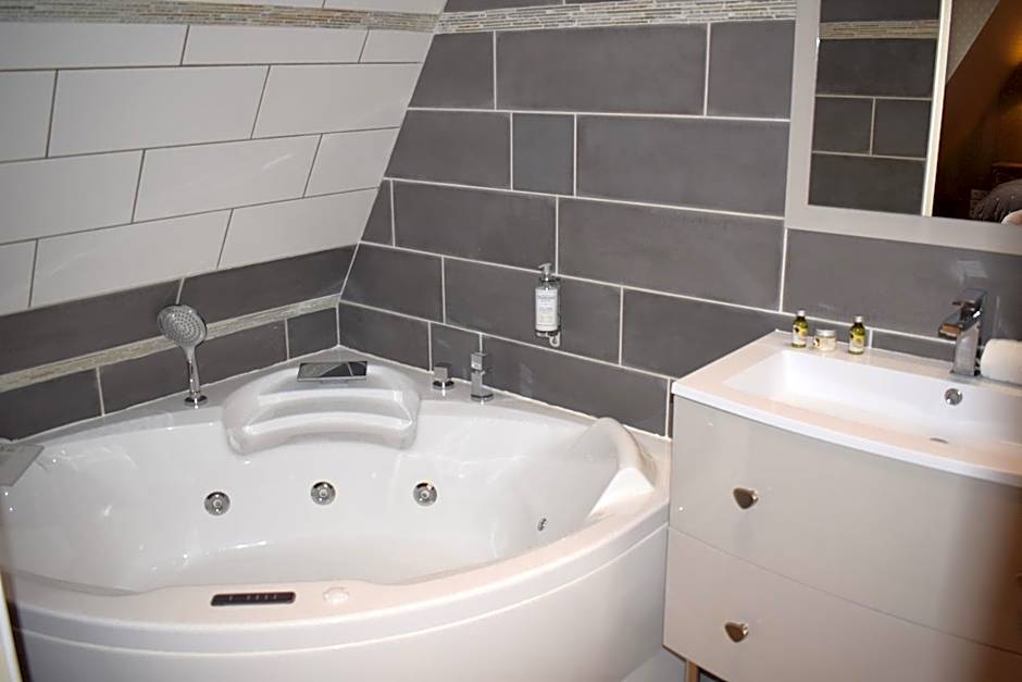 Le Trophée By M Hôtel Spa