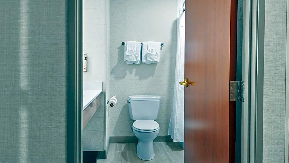 Holiday Inn Express Hotel & Suites Manchester - Airport By IHG