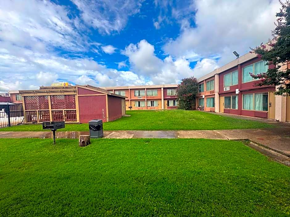 Express Inn & Suites