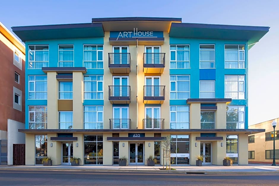 Art House Hotel