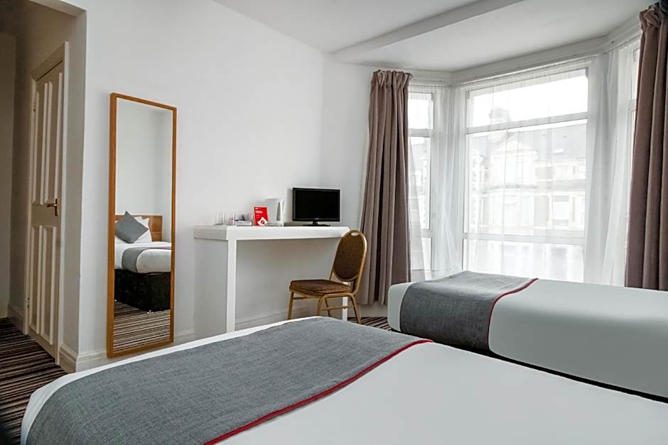 OYO Flagship Cardiff Central