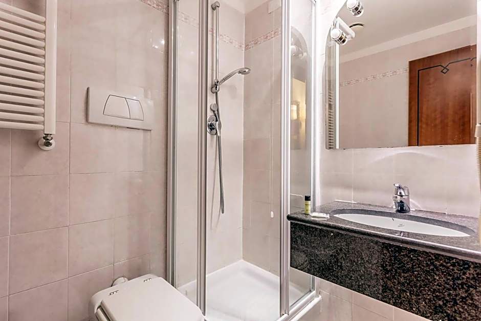 Raeli Hotel Noto