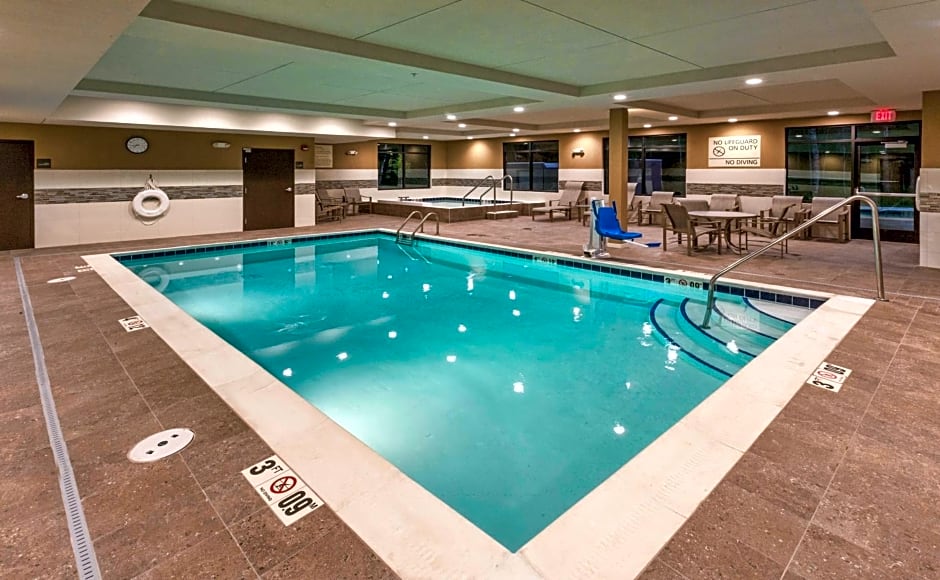Hampton Inn & Suites Duluth North Mn