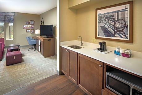 2 Queen Beds 1 Bedroom Suite Nonsmoking