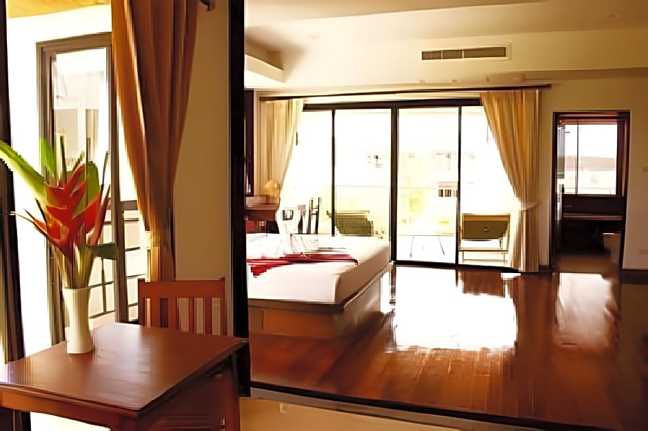 Chawenglakeview condotel 