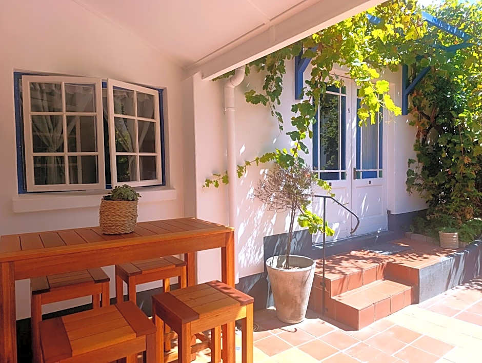 Guinea Fowl Lodge - Lagoon & Heads View B&B, Central Knysna