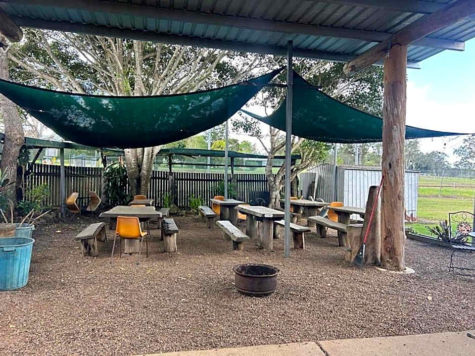 gundy pub & caravan park
