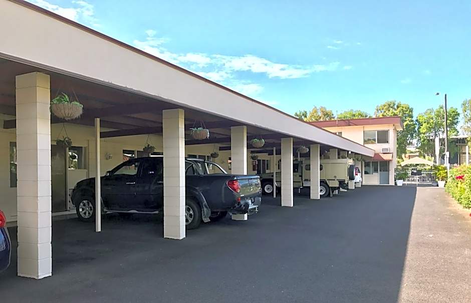 Cairns Motor Inn