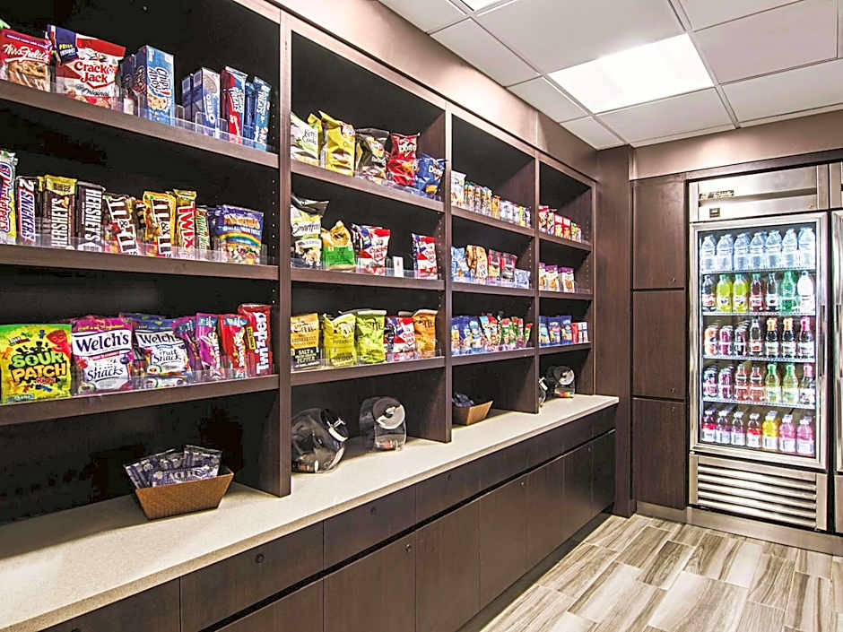 La Quinta Inn & Suites by Wyndham Denver Airport Dia