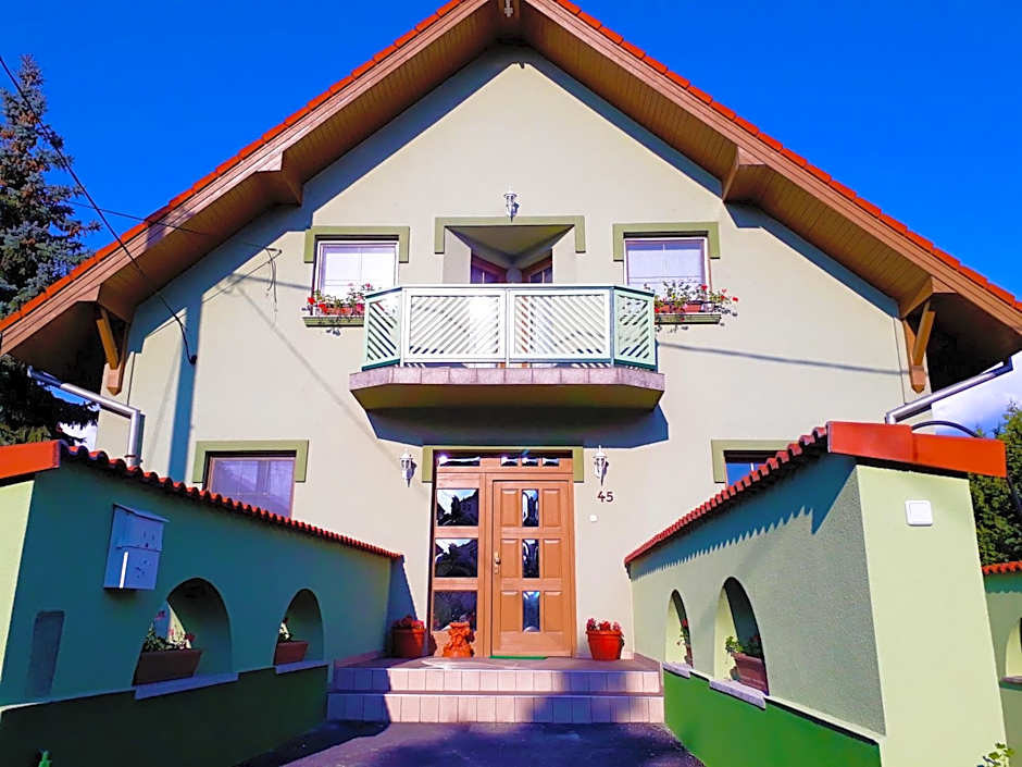 Hőforrás Wellness Vendégház