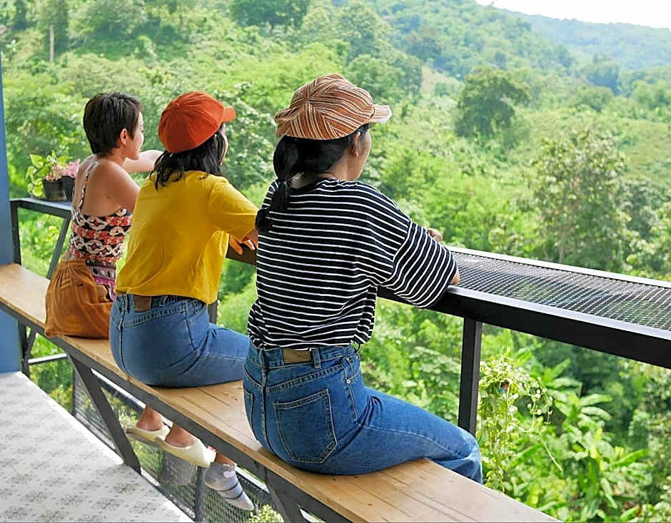 บ้านภูคำฟ้า ดอยปู่ไข่ Baan Phu Kham Fah