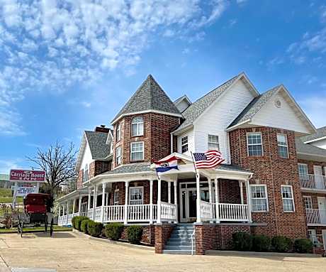 Carriage House Inn
