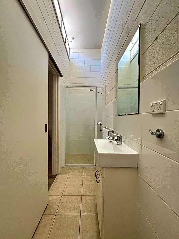 Time and Tide Hotel Motel