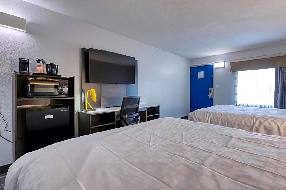 Clarion Pointe Decatur Downtown