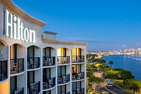 Hilton San Diego Airport/Harbor Island