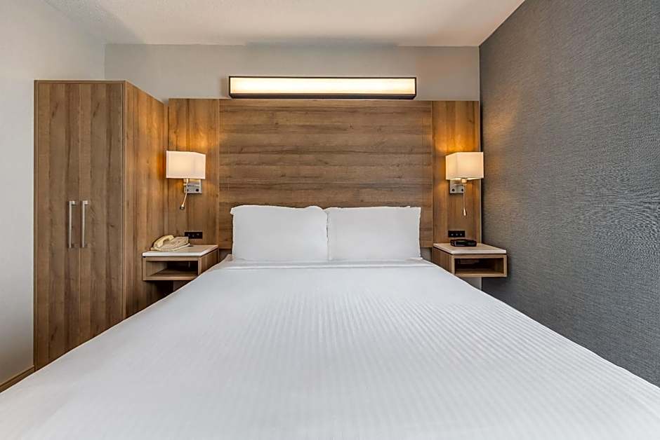 Microtel Inn & Suites by Wyndham Timmins