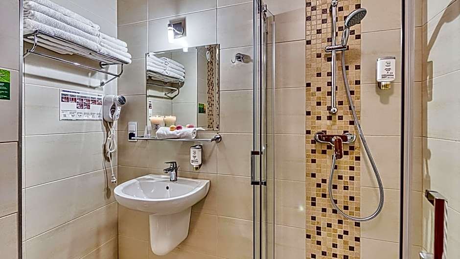 St Lukas Medical & SPA