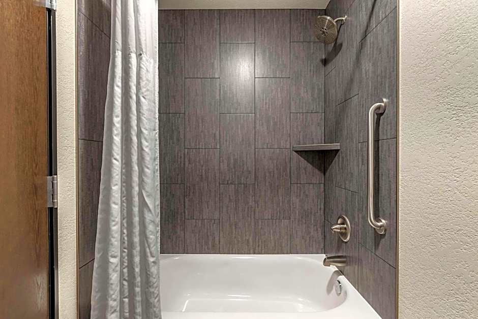 Comfort Inn & Suites Tualatin Lake Oswego South