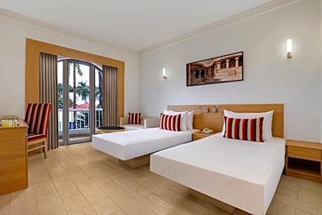 Executive Twin Room with Balcony