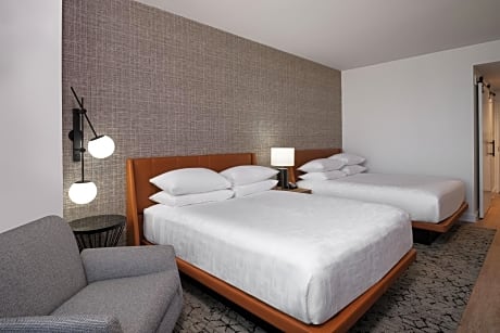 Club lounge access, Guest room with 2 Queen, Courtyard view