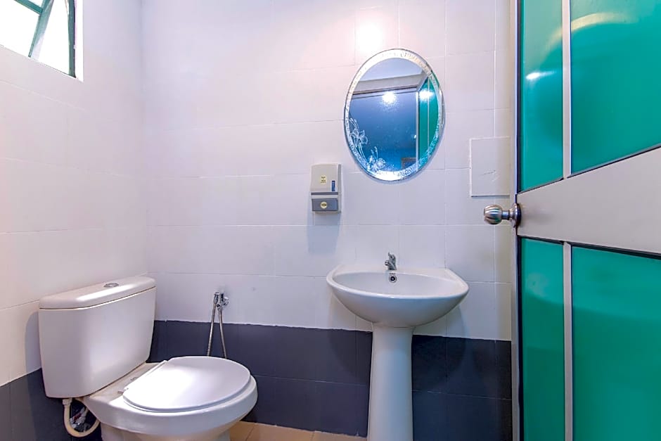 Capital O 252 Lotus Hotel