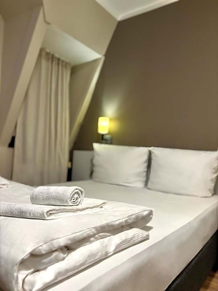 Colour Hotel