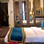 Q Hotel