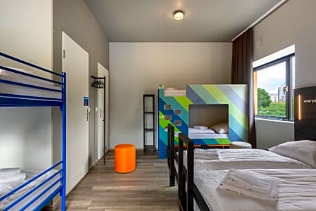 Bed in 6-Bed Mixed Dormitory Room