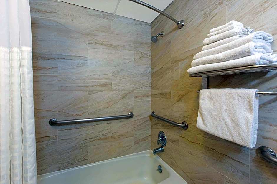 AmericInn by Wyndham La Crosse Riverfront-Conference Center