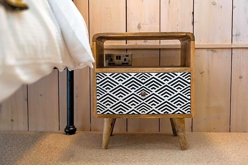 The Sheep and Penguin