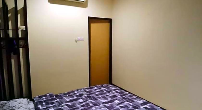 PAVILION INN HOTEL LUMUT