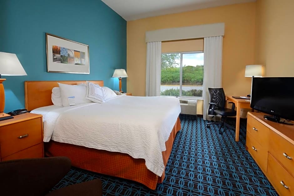Fairfield Inn & Suites Roanoke Hollins/I-81