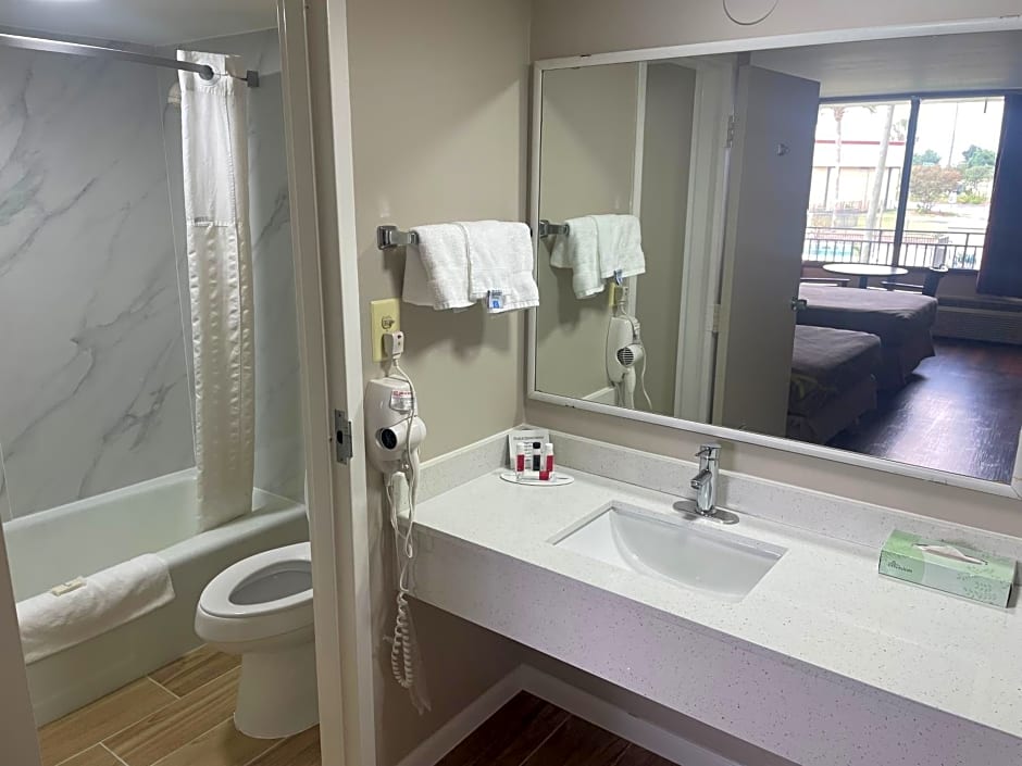 Super 8 by Wyndham Valdosta Mall
