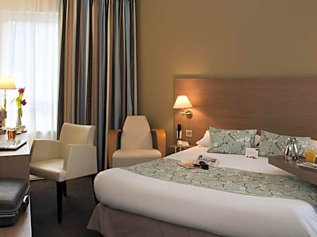 Superior Room with Two Zip Beds and a Single Bed