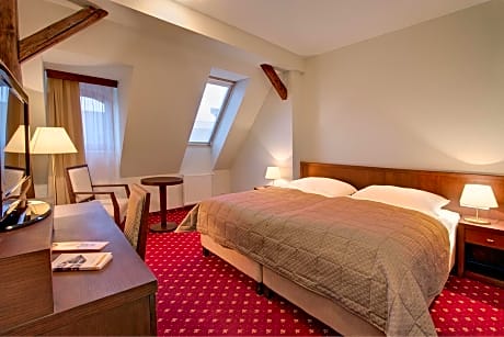 Suite with Mountain View