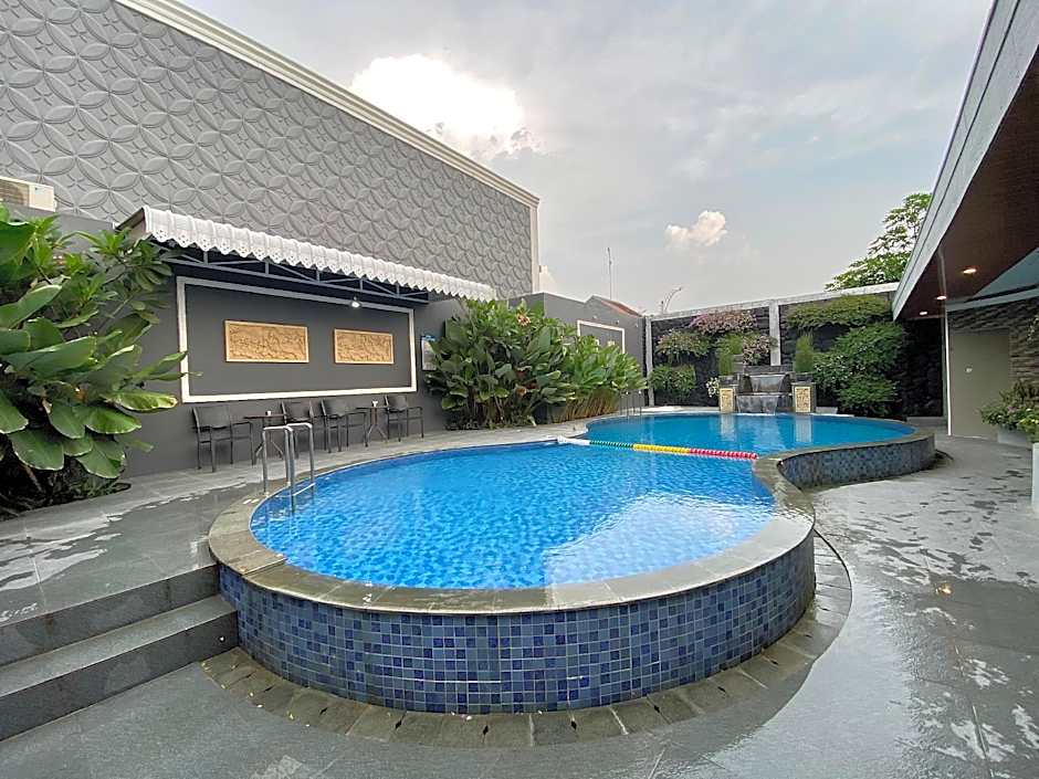 Front One Hotel Nganjuk