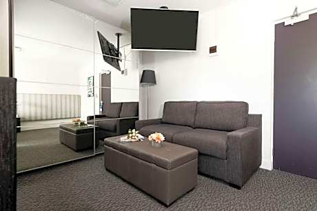 Executive King Suite - Non-Smoking