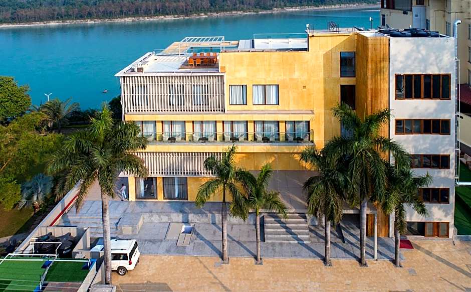 Modi Yoga Retreat - A Luxurious Yoga Retreat on the banks of Ganges