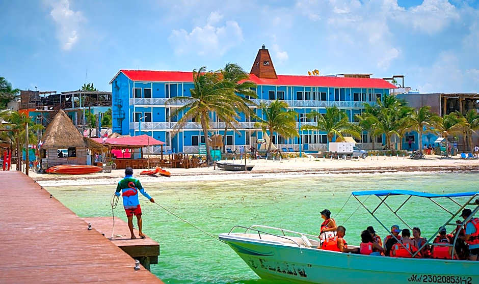 El Faro Beach Front by ÓOL Hotels
